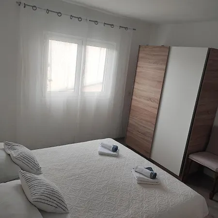 Apartment G&s Tribunj (Sibenik-Knin)